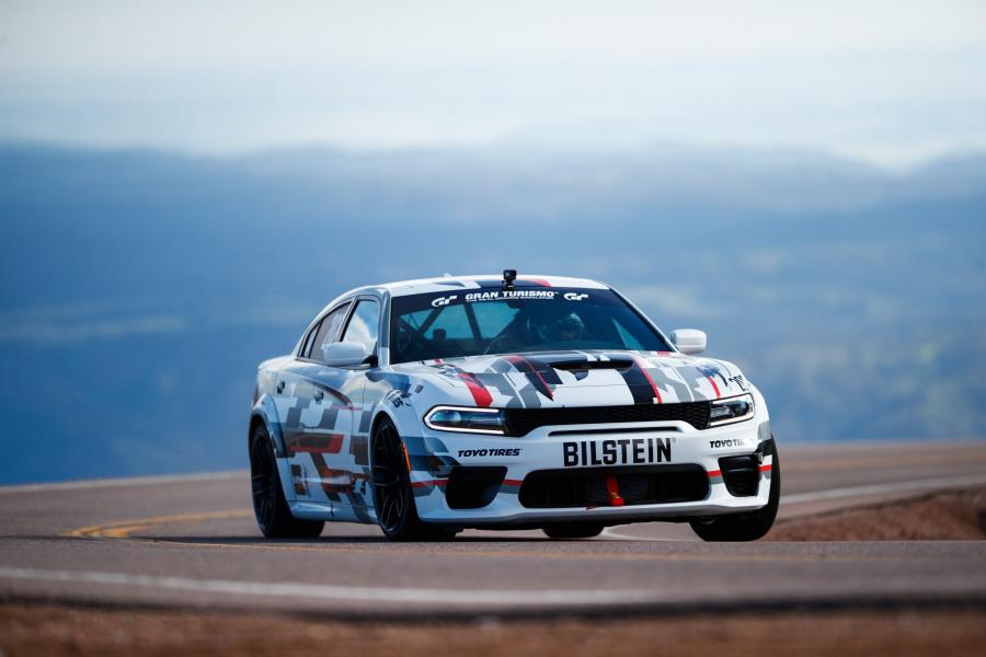  Dodge Charger SRT Hellcat Widebody Pikes Peak Concept (LD) 2019 года  (фото 1 из 8)